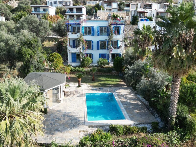 Umurca'da Sahil ve Çarşıya Yakın 3 Daire ve Havuzlu Satılık Bina — Bodrum Merkez fotoğraf 1
