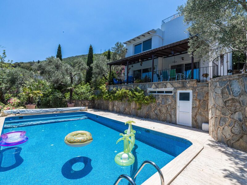 Torba’da Doğa İçerisinde Deniz Manzaralı, Havuzlu 3+1 Satılık Villa — Torba fotoğraf 1