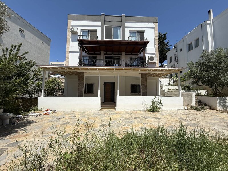 Konacık’ta Bahçeli, Yeni Tadilattan Geçmiş 2+1 Satılık Daire — Konacık fotoğraf 1