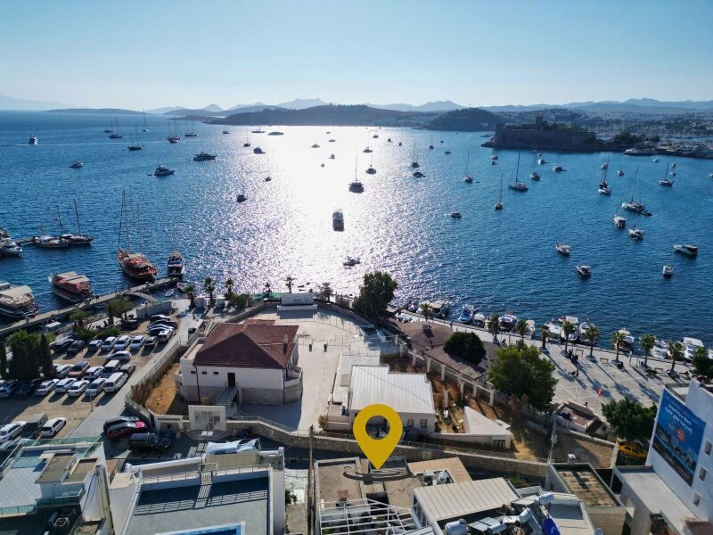 Kumbahçe'de Halikarnas'ın Karşısında Satılık 3 Katlı Taş Bina — Bodrum Merkez fotoğraf 1