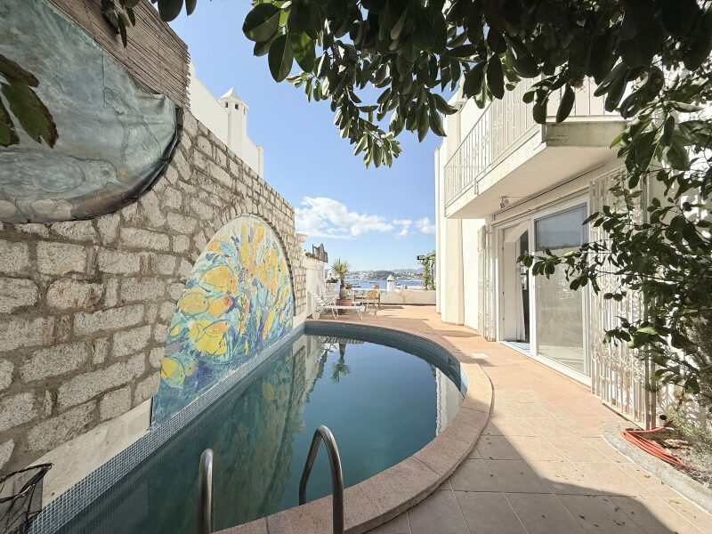 Kumbahçe'de Deniz ve Kale Manzaralı Havuzlu Tripleks 6+2 Villa — Bodrum Merkez fotoğraf 1