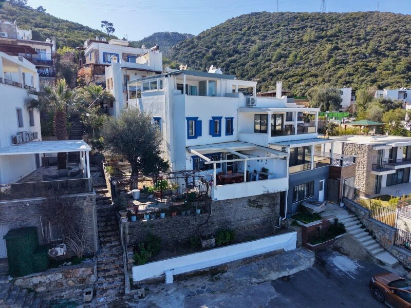 Bodrum Torba’da Deniz Manzaralı, Bahçeli, 3+1 Satılık Tripleks — Torba fotoğraf 1