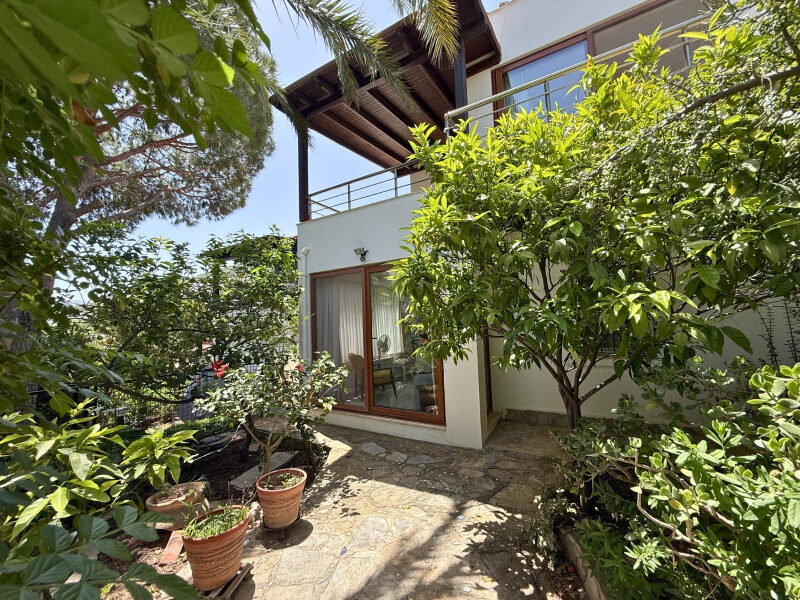 Torba’da Site İçinde Deniz Manzaralı ve Bahçeli 3,5+1 Satılık Ev — Torba fotoğraf 1