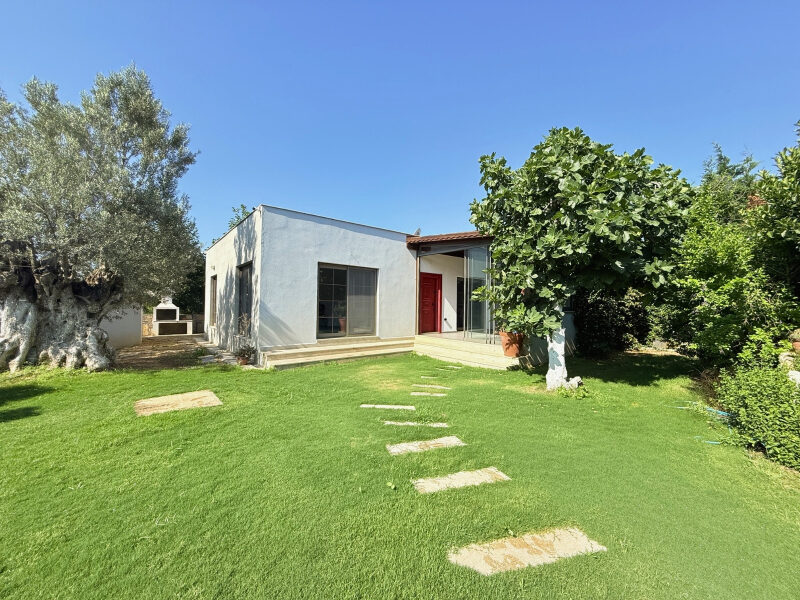 Bitez Köy İçinde 1.500 m2 Bahçe İçinde Tek Kat 2+1 Müstakil Ev — Bitez fotoğraf 1