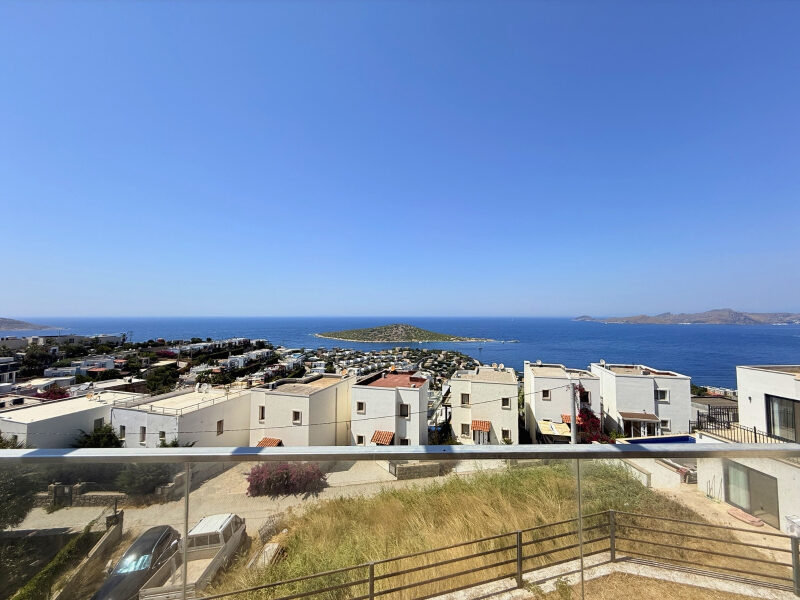 Koyunbaba’da Havuzlu Sitede Deniz Manzaralı 3+1 Satılık Dubleks — Gümüşlük fotoğraf 1