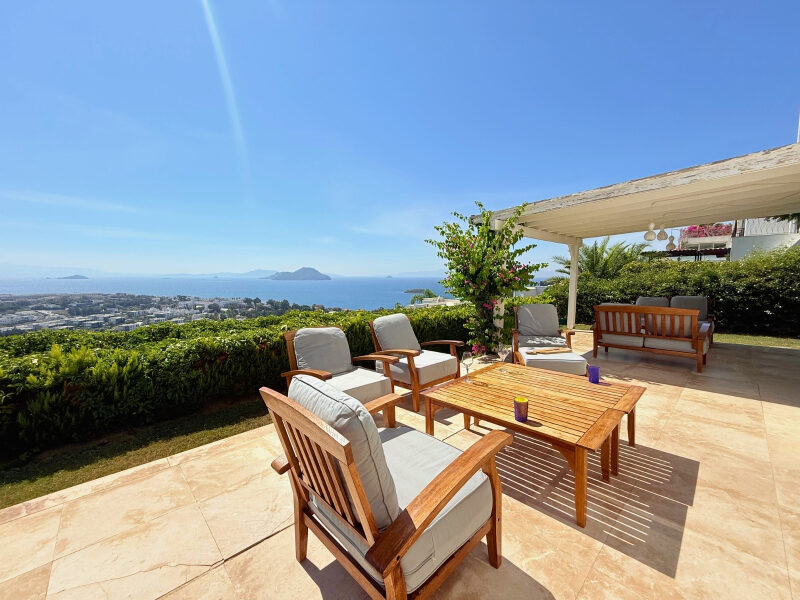 Kadıkalesin'de Panoramik Deniz Manzaralı ve Bahçeli 4+1 Villa — Gümüşlük fotoğraf 1