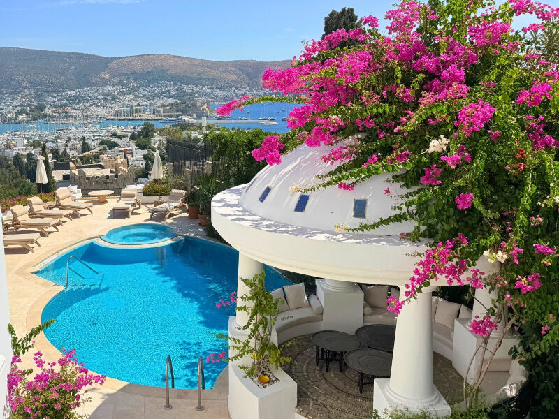 Bardakçı’da Kale ve Yeni Liman Manzaralı Satılık Modern Villa — Bodrum Merkez fotoğraf 1