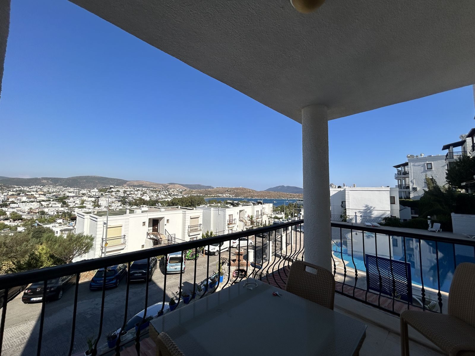 Havuzlu Site İçerisinde Deniz Manzaralı 2+1 Daire — Gümbet fotoğraf 2