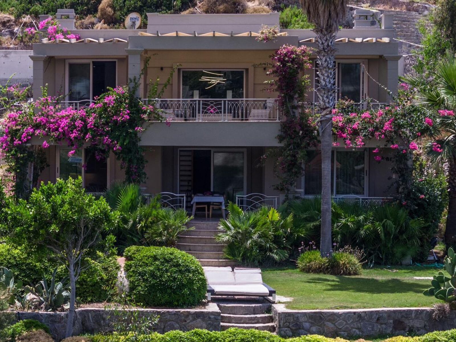 Yalıkavak'ta Denize Sıfır, Geniş Bahçeli, 5 Odalı, Satılık Villa — Yalıkavak fotoğraf 3