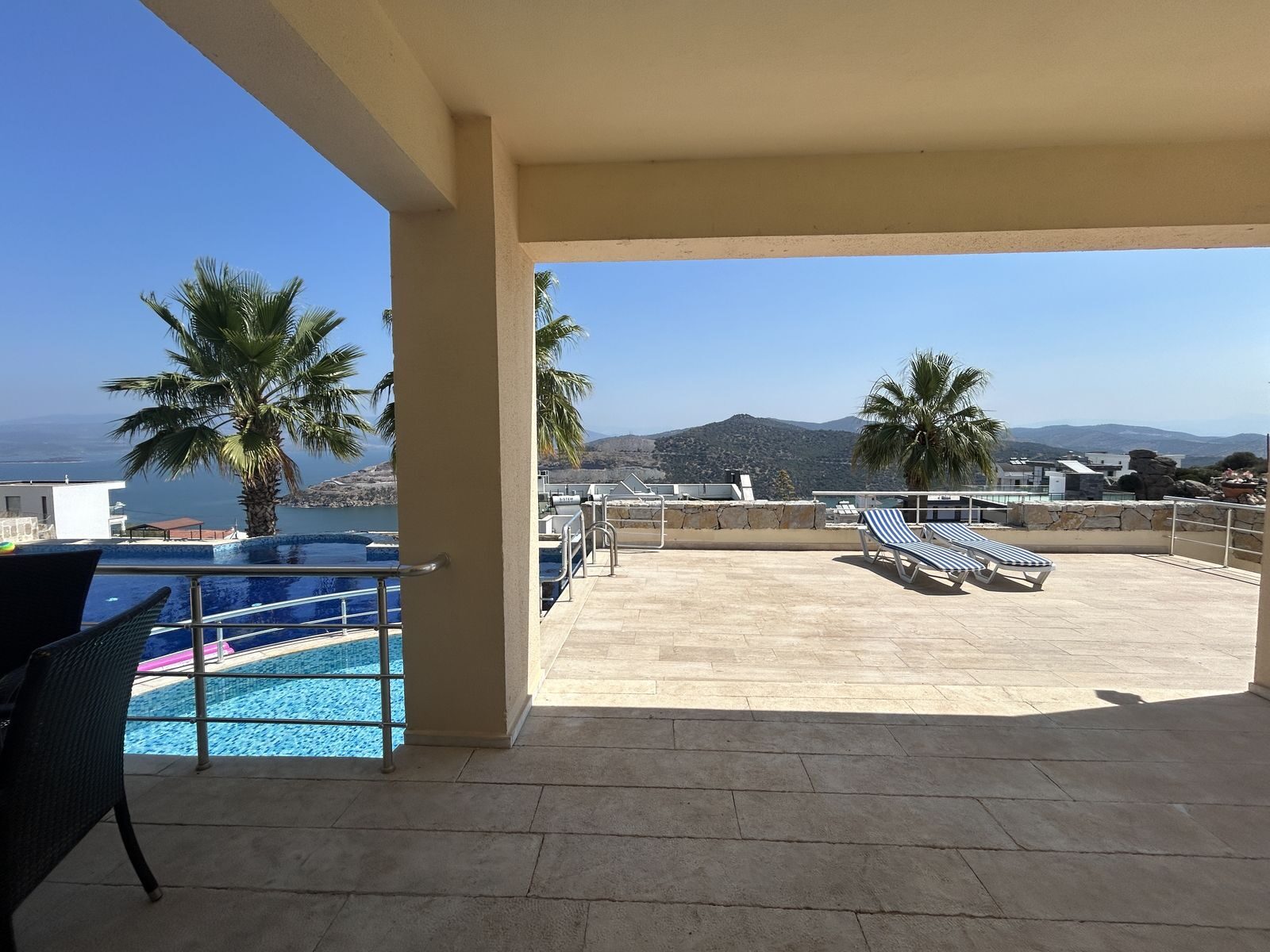 Boğaziçi'nde Deniz Manzaralı ve Havuzlu Müstakil 3+1 Satılık Villa — Boğaziçi fotoğraf 5