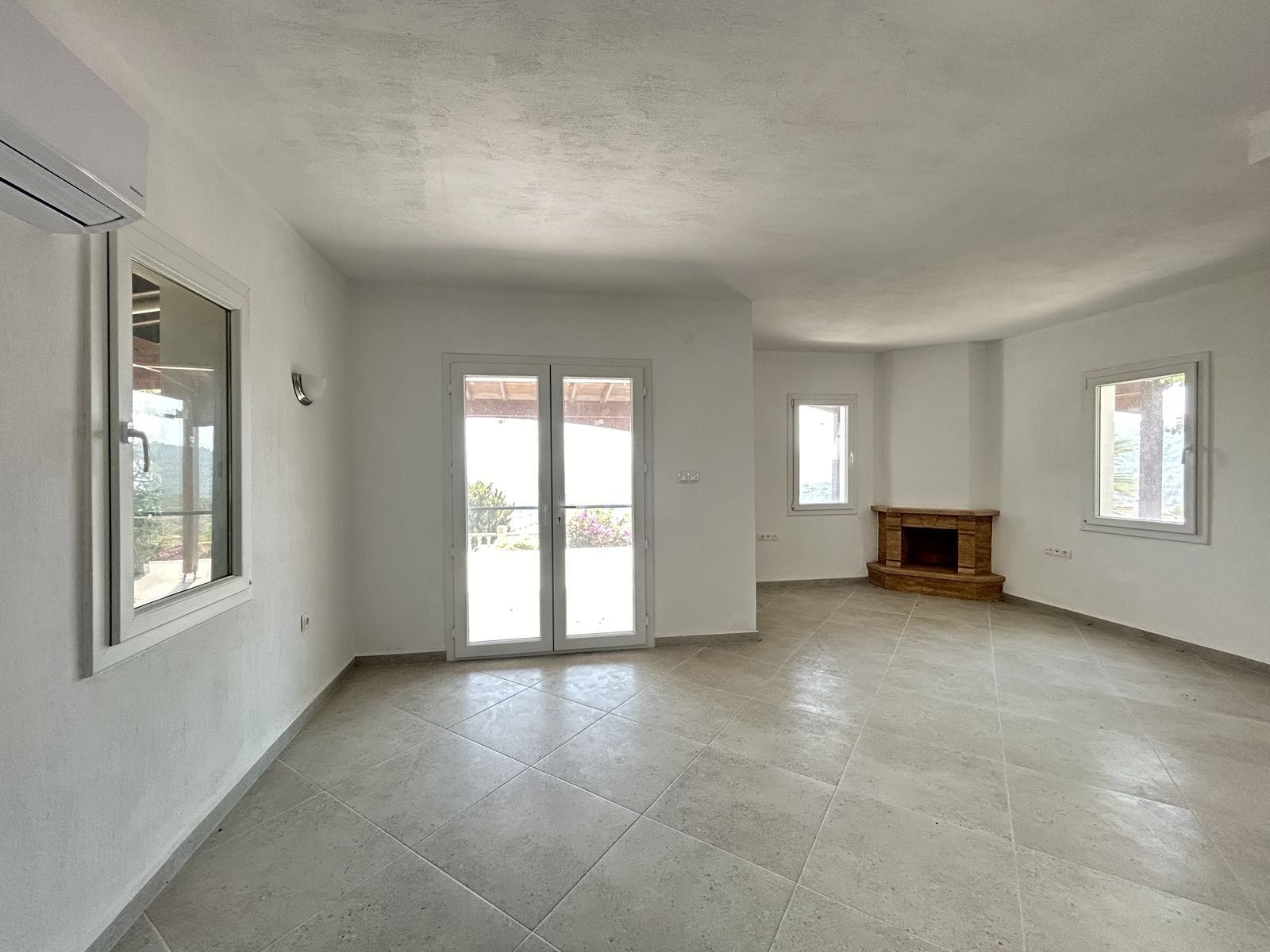 Boğaziçi'nde Enfes Göl Manzaralı 3+1 Dubleks Satılık Ev — Boğaziçi fotoğraf 6