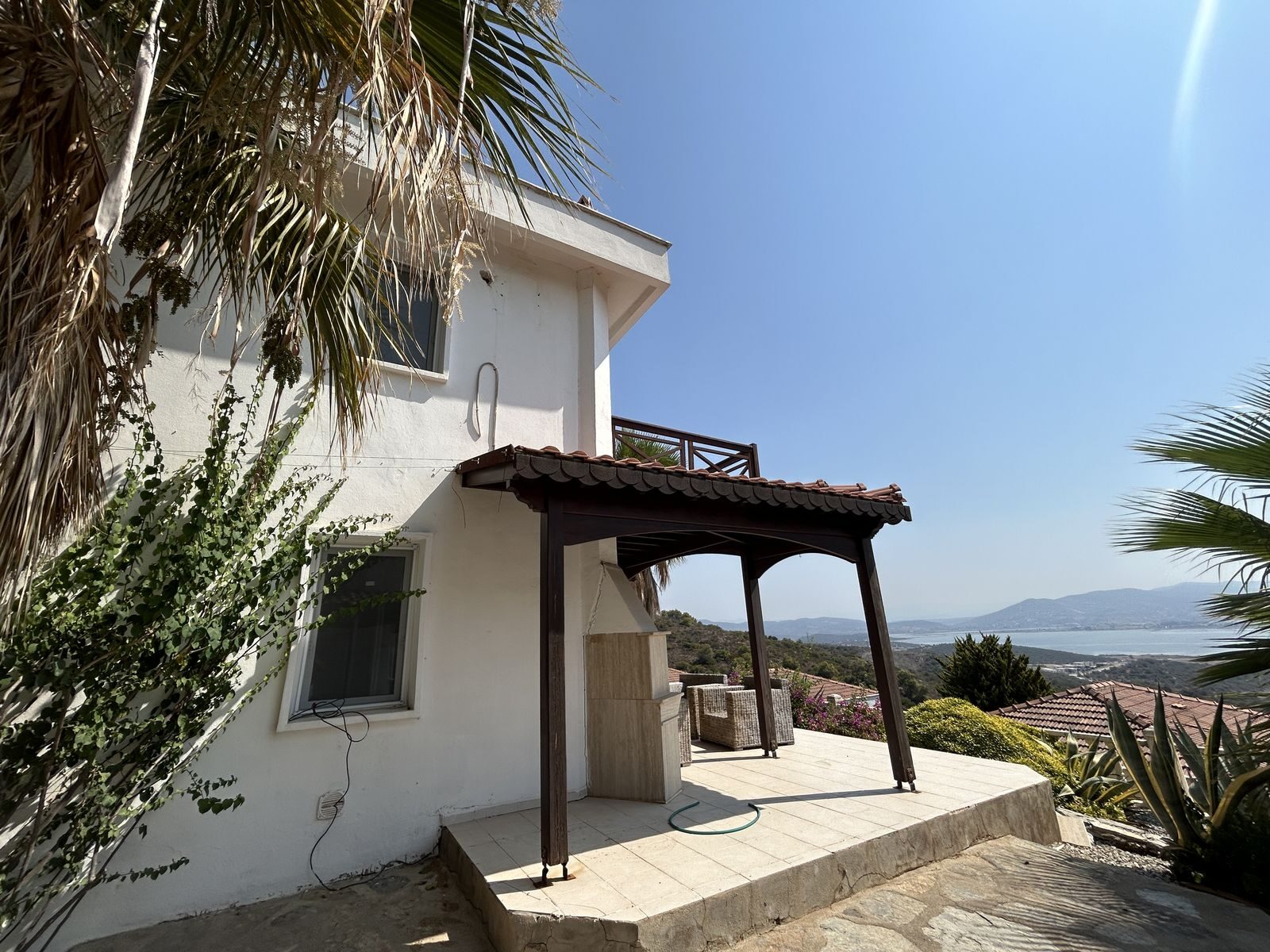 Boğaziçi'nde Enfes Göl Manzaralı 3+1 Dubleks Satılık Ev — Boğaziçi fotoğraf 4