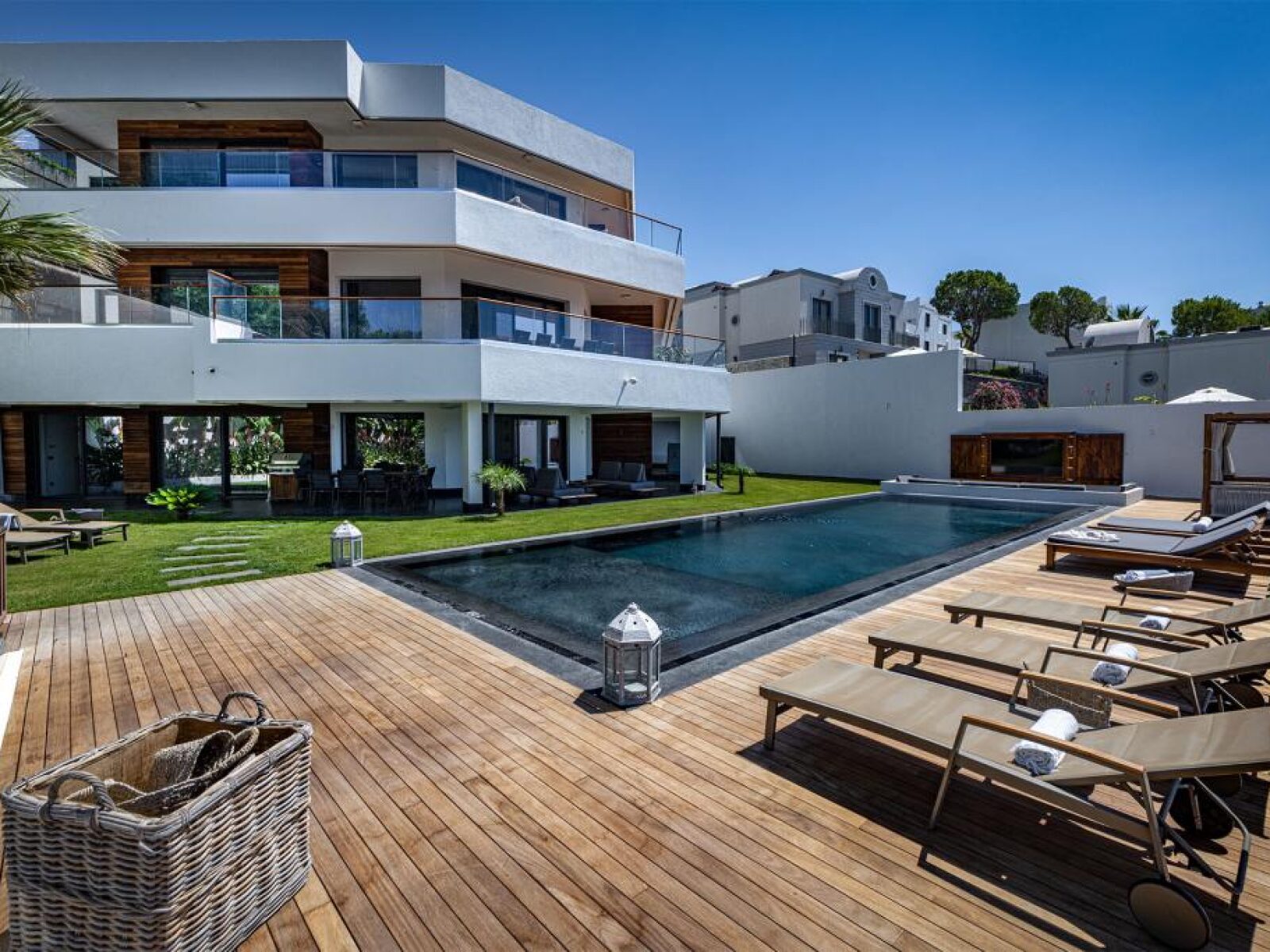 Yalıkavak’ta Denize Sıfır, İskeleli, Muhteşem Manzaralı Satılık Villa — Yalıkavak fotoğraf 4