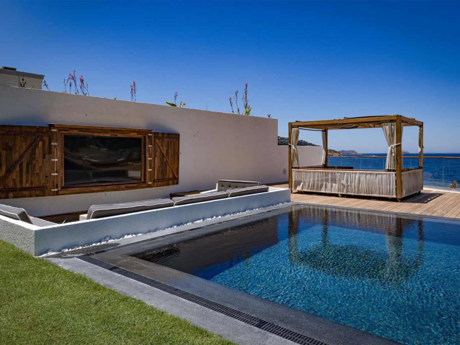Yalıkavak’ta Denize Sıfır, İskeleli, Muhteşem Manzaralı Satılık Villa — Yalıkavak fotoğraf 6