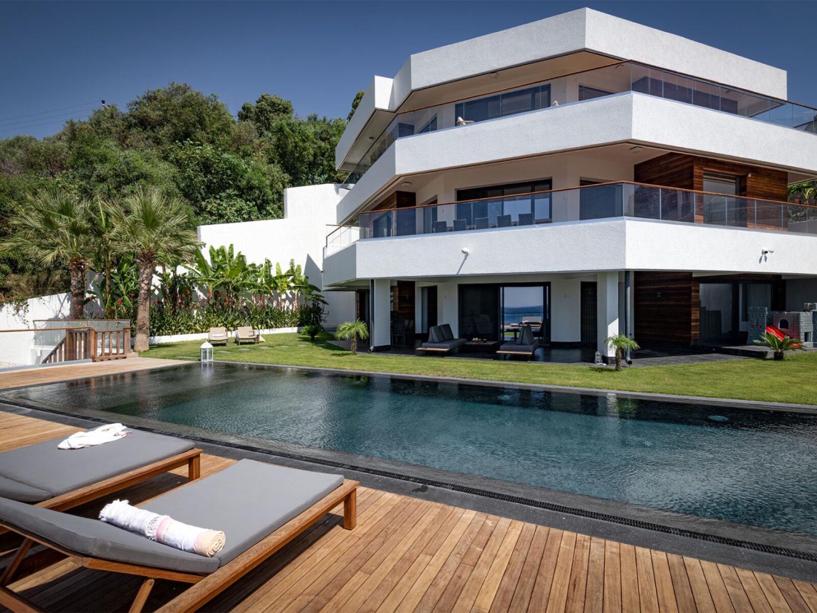 Yalıkavak’ta Denize Sıfır, İskeleli, Muhteşem Manzaralı Satılık Villa — Yalıkavak fotoğraf 2
