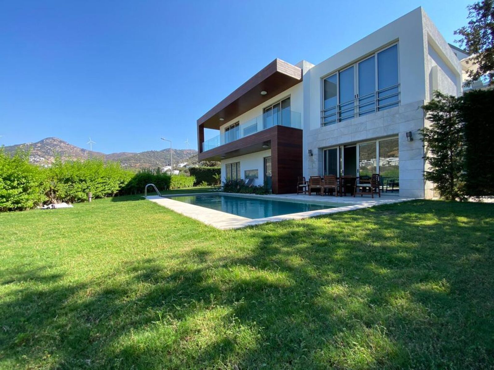 Yalıkavak'ta Deniz ve Doğa Manzaralı, Havuzlu 4+1 Satılık Villa — Yalıkavak fotoğraf 1
