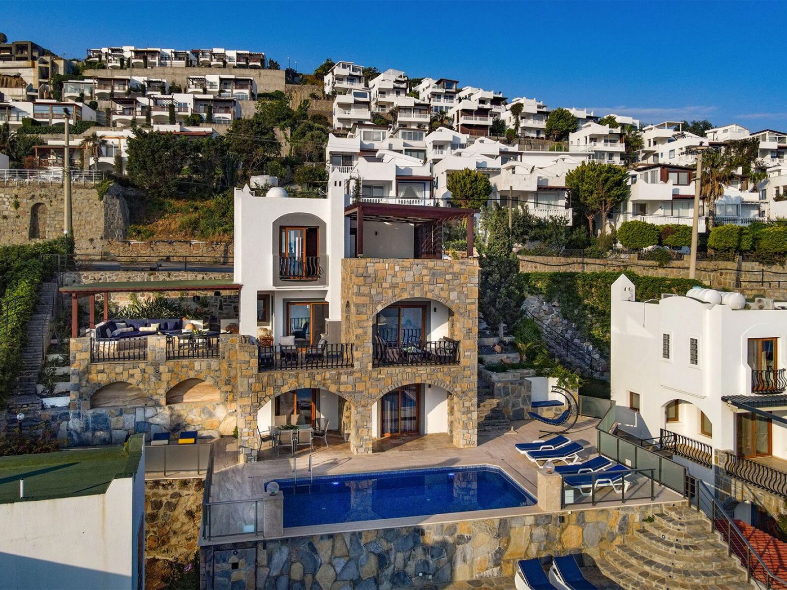 Yalıkavak'ta Enfes Deniz Manzaralı ve Havuzlu 3+1 Satılık Villa — Yalıkavak fotoğraf 3