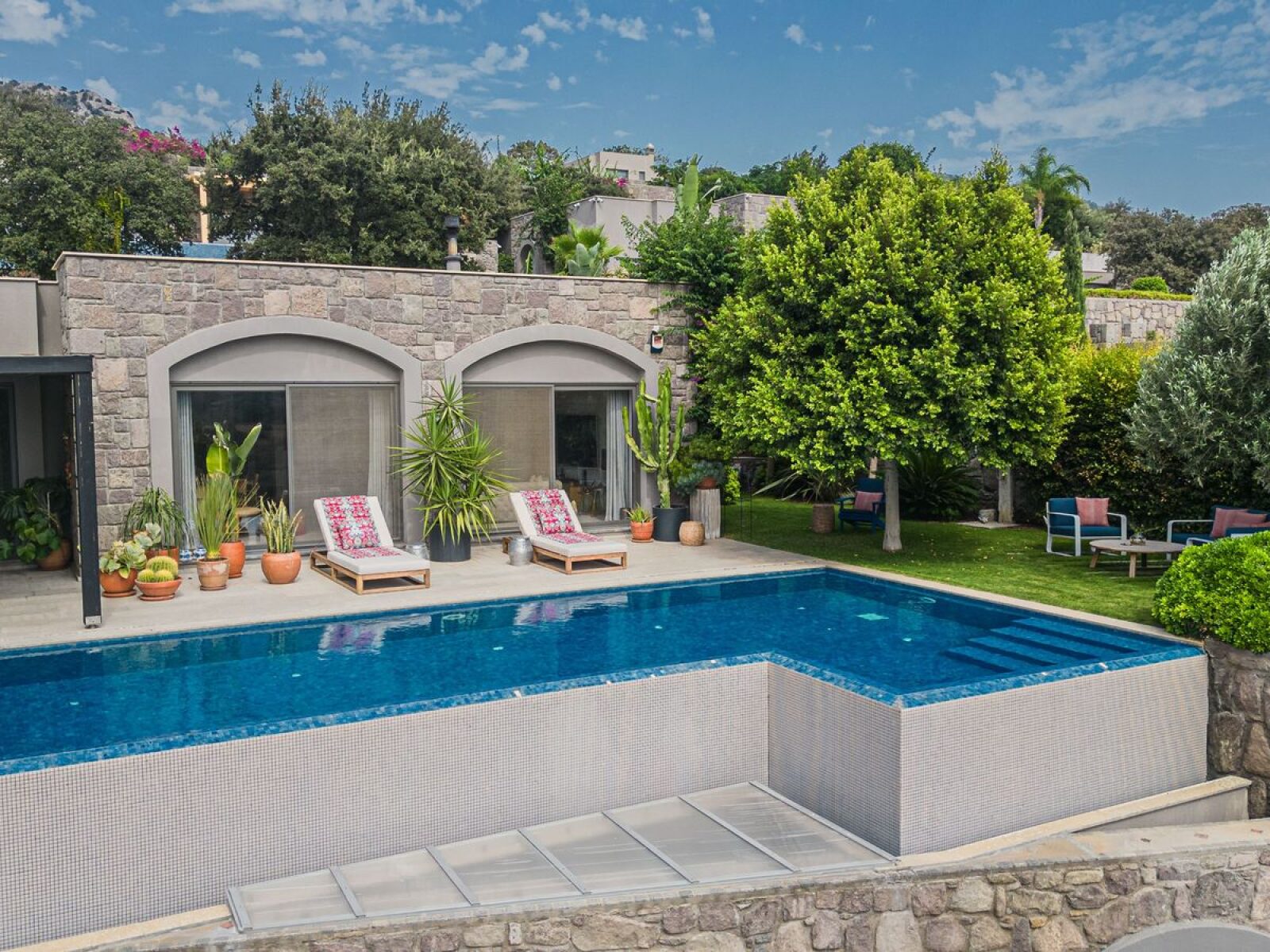 Dibeklihan Sitesi'nde 3+1, Havuzlu, Modern, Tek Katlı Satılık Villa — Ortakent-Yahşi fotoğraf 1