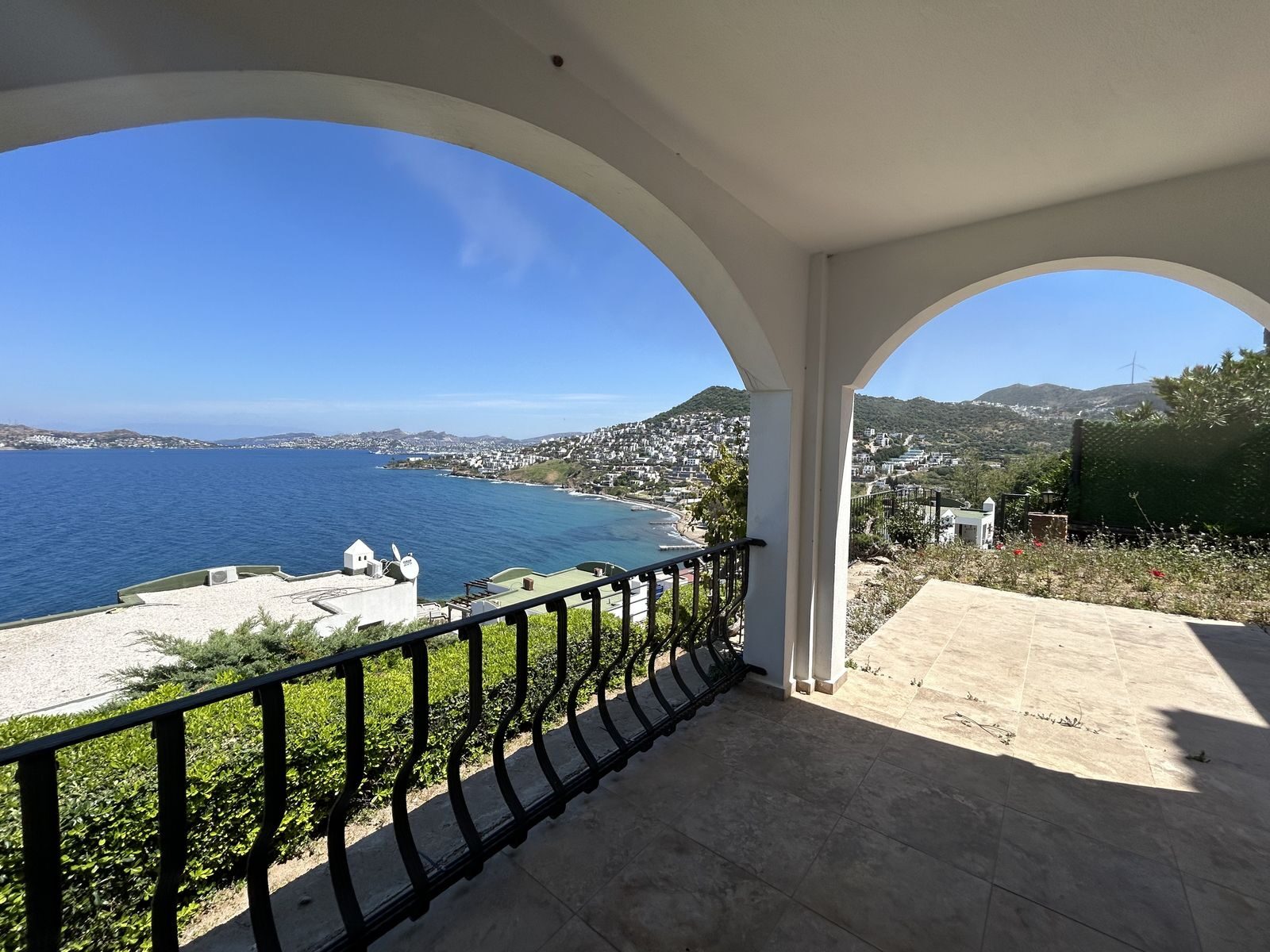 Yalıkavak’ta, Site İçinde Enfes Deniz Manzaralı 3+1 Satılık Ev — Yalıkavak fotoğraf 1