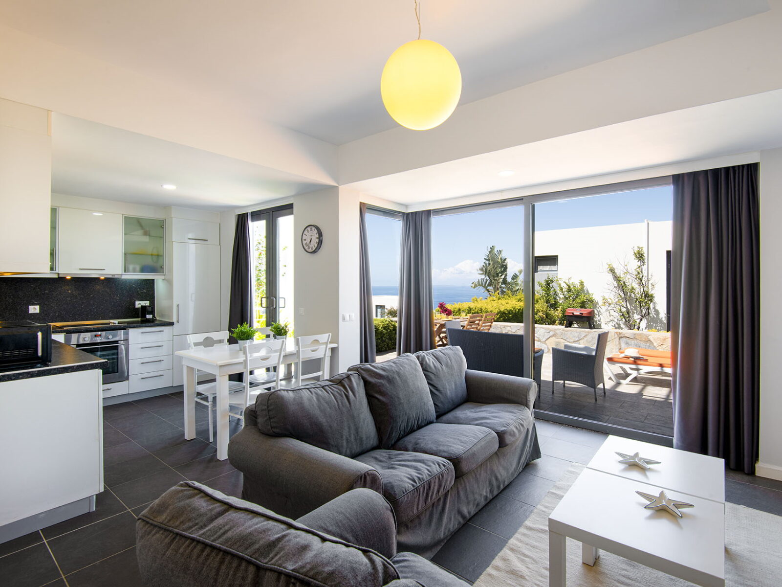 Yalıkavak'ta Modern Site İçerisinde Deniz Manzaralı 2+1 Satılık Ev — Yalıkavak fotoğraf 5
