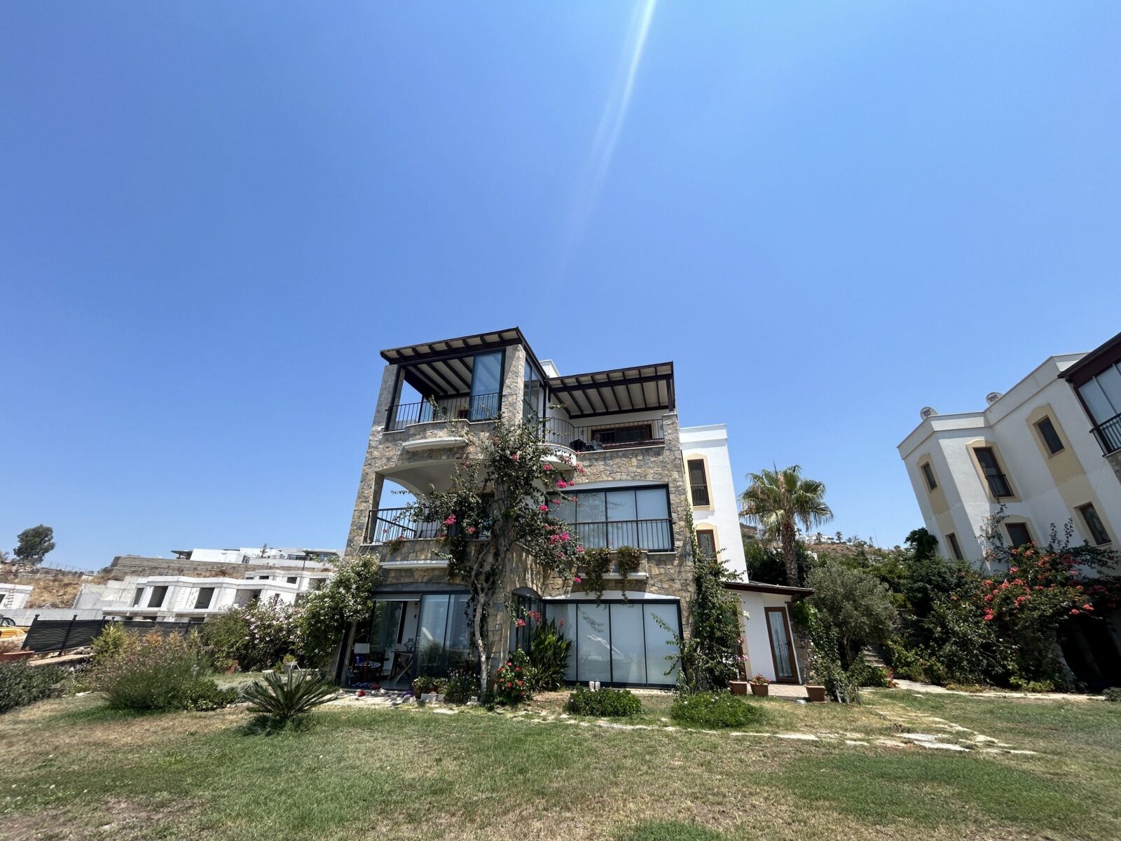 Yalıkavak'ta Site İçerisinde Enfes Deniz Manzaralı 2+1 Satılık Daire — Yalıkavak fotoğraf 2