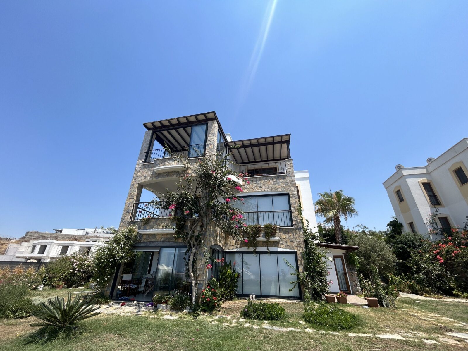 Yalıkavak'ta Site İçerisinde Enfes Deniz Manzaralı 2+1 Satılık Daire — Yalıkavak fotoğraf 1