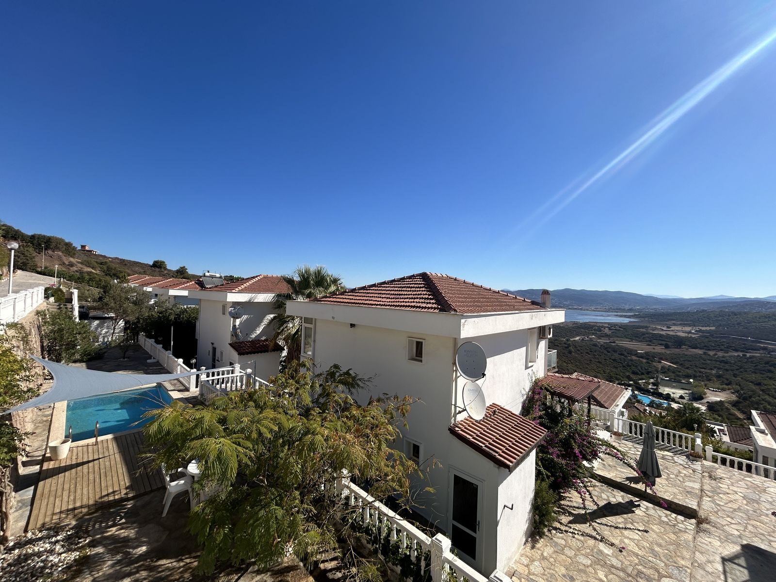 Boğaziçi'nde Site İçinde Göl Manzaralı 3+1 Dubleks Satılık Ev — Boğaziçi fotoğraf 2