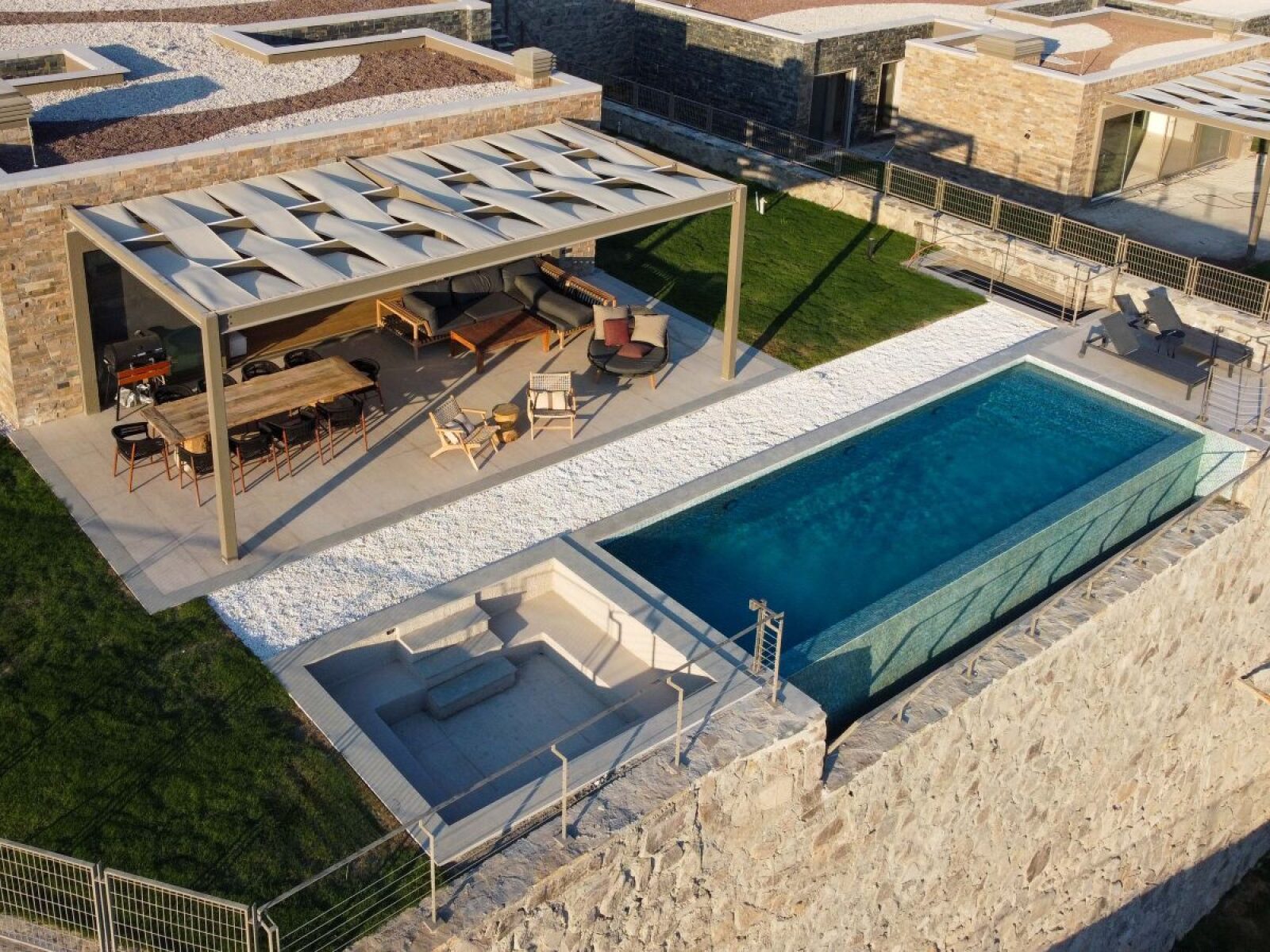 Yalıkavak'ta Deniz Manzaralı Tek Katlı 4+1 Satılık Taş Villa — Yalıkavak fotoğraf 5