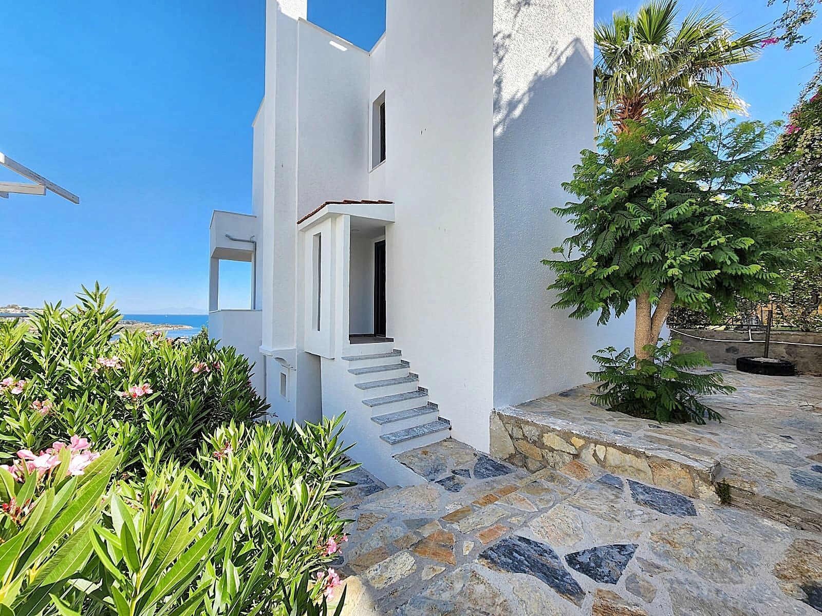 Gündoğan'da Deniz Manzaralı 4+2 Satılık Müstakil Villa — Gündoğan fotoğraf 4