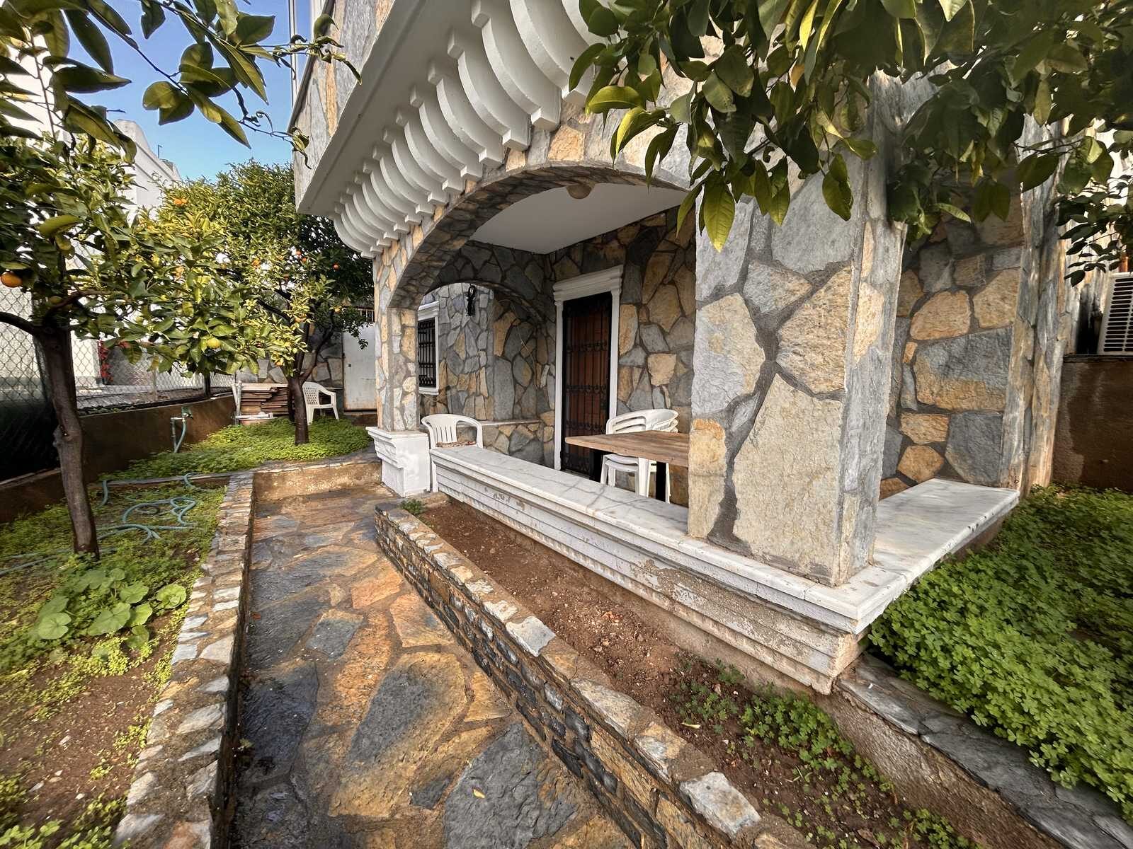 Bitez'de Bahçeli Giriş Katı 2+1 Kiralık Ev — Bitez fotoğraf 1