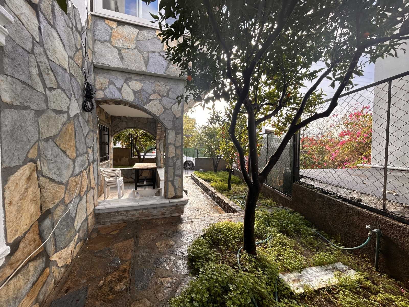 Bitez'de Bahçeli Giriş Katı 2+1 Kiralık Ev — Bitez fotoğraf 3