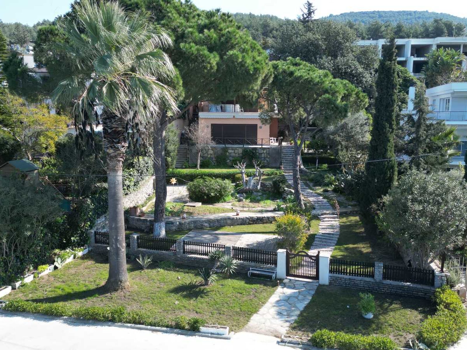 Güvercinlik'te Satılık Denize Sıfır Yalı, Misafir ve Hizmetli Evi — Güvercinlik fotoğraf 5