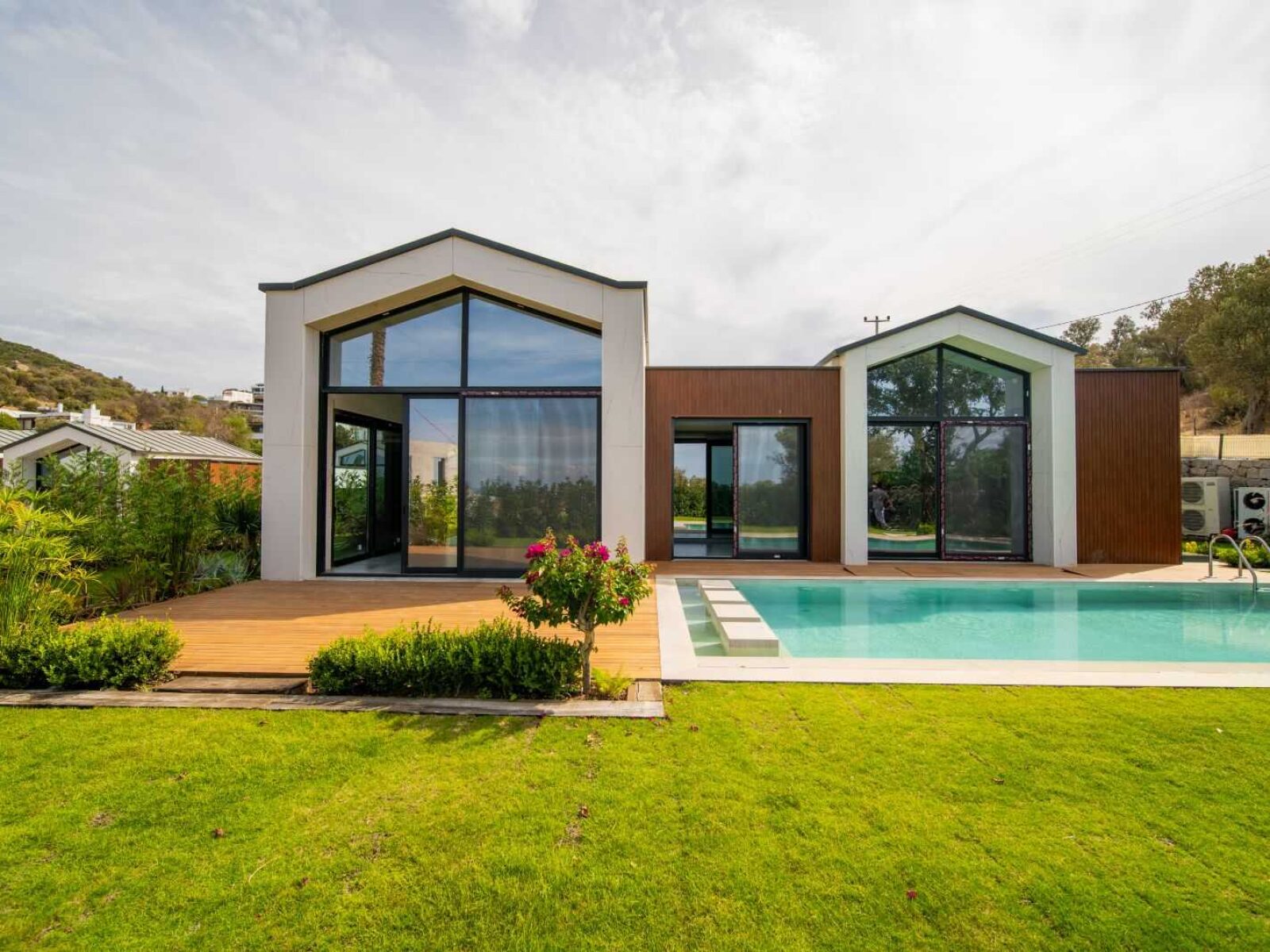 Yalıkavak'ta Site İçerisinde Havuzlu, Akıllı, 6+1 Satılık Müstakil Villa — Yalıkavak fotoğraf 2
