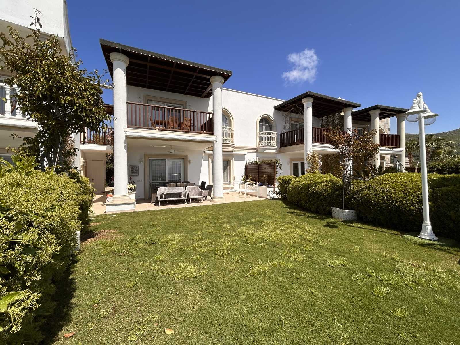 Sianji'de Deniz Manzaralı, Bahçeli, Eşyalı 3+1 Satılık Residence — Gümüşlük fotoğraf 1