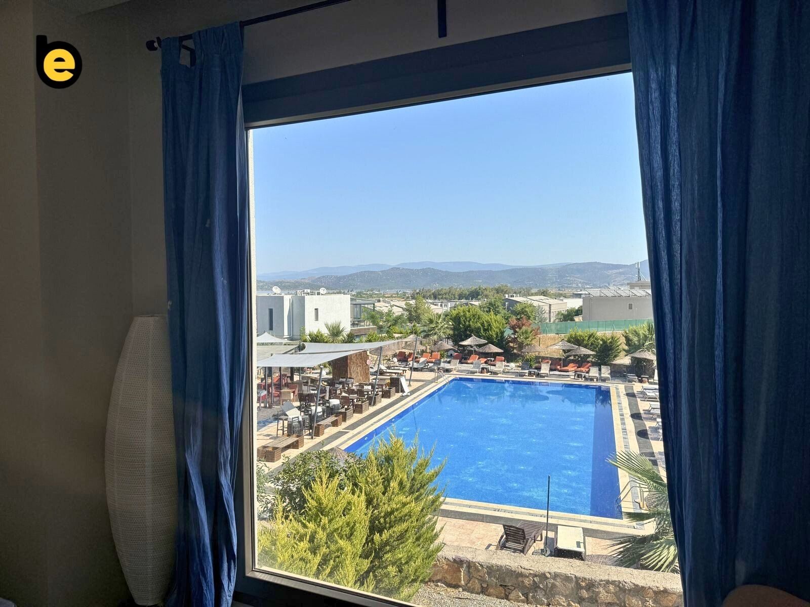Meşelik’te Havuzlu Site İçerisine Önü Açık 2. Kat 2+1 Satılık Daire — Meşelik fotoğraf 2