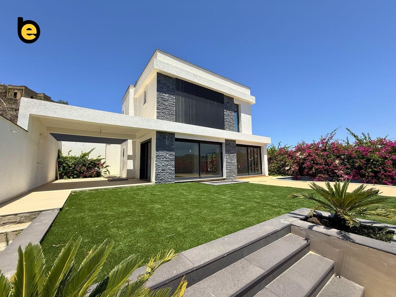 Yalıkavak'ta Deniz Manzaralı, Havuz ve Geniş Bahçeli 5+1 Villa — Yalıkavak fotoğraf 1
