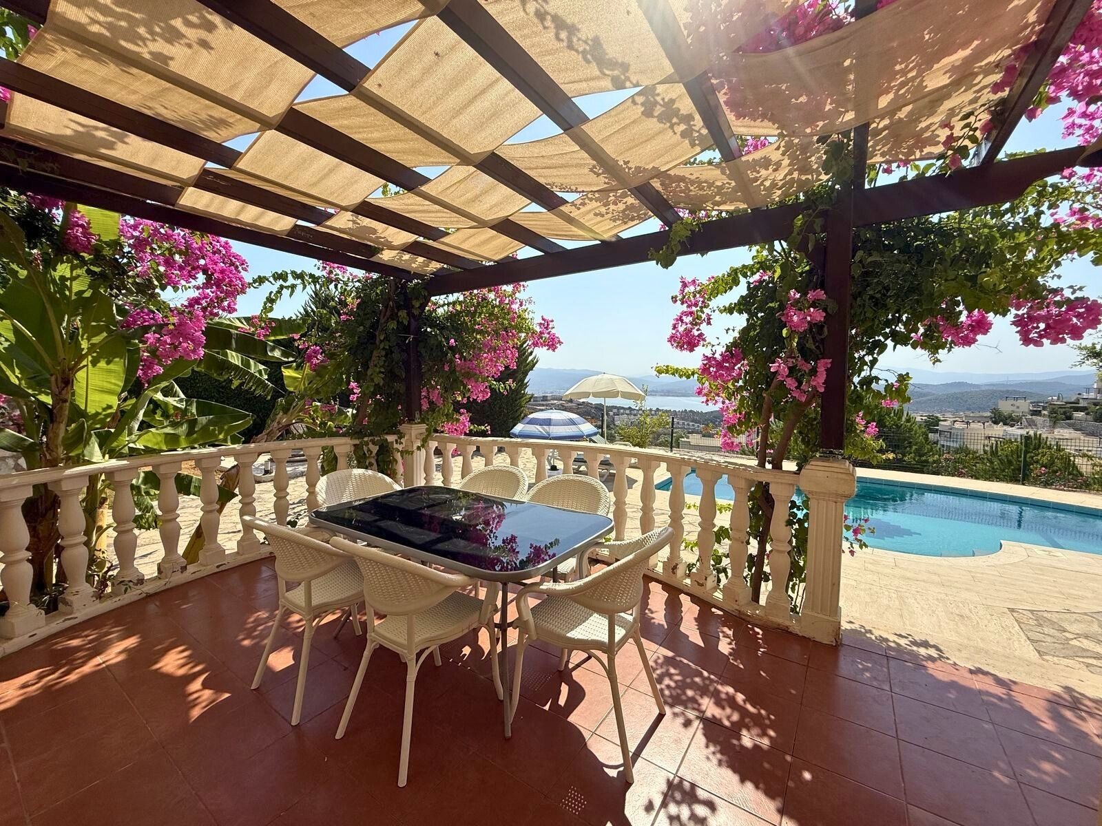 Turquoise Sitesi'nde Göl Manzaralı Özel Havuzlu 4+1 Villa — Boğaziçi fotoğraf 6