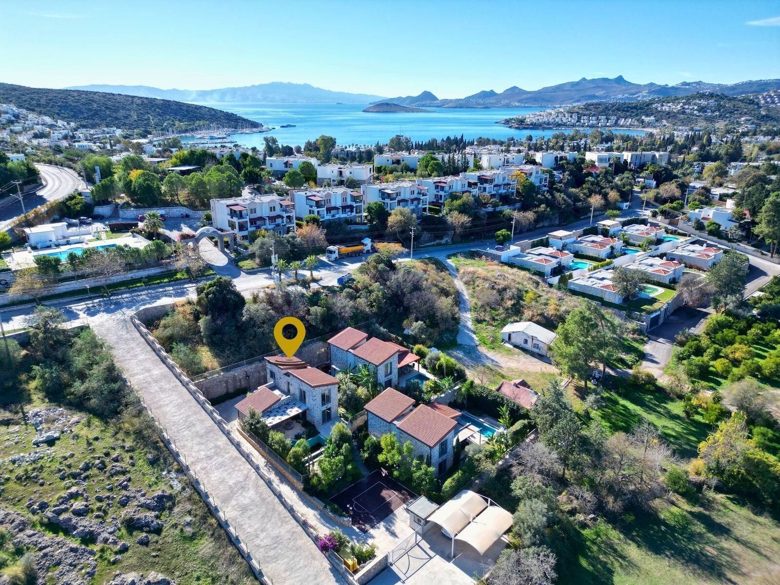 Bitez'de Butik Sitede Doğa Manzaralı Özel Havuzlu 4+1 Taş Villa — Bitez fotoğraf 2