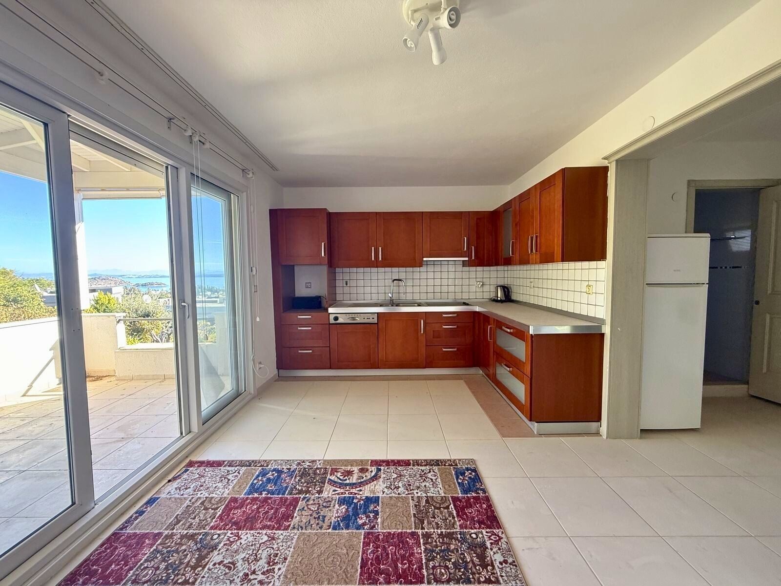 Türkbükü Evleri Sitesi’nde Deniz Manzaralı 1+1 Satılık Daire — Göltürkbükü fotoğraf 4