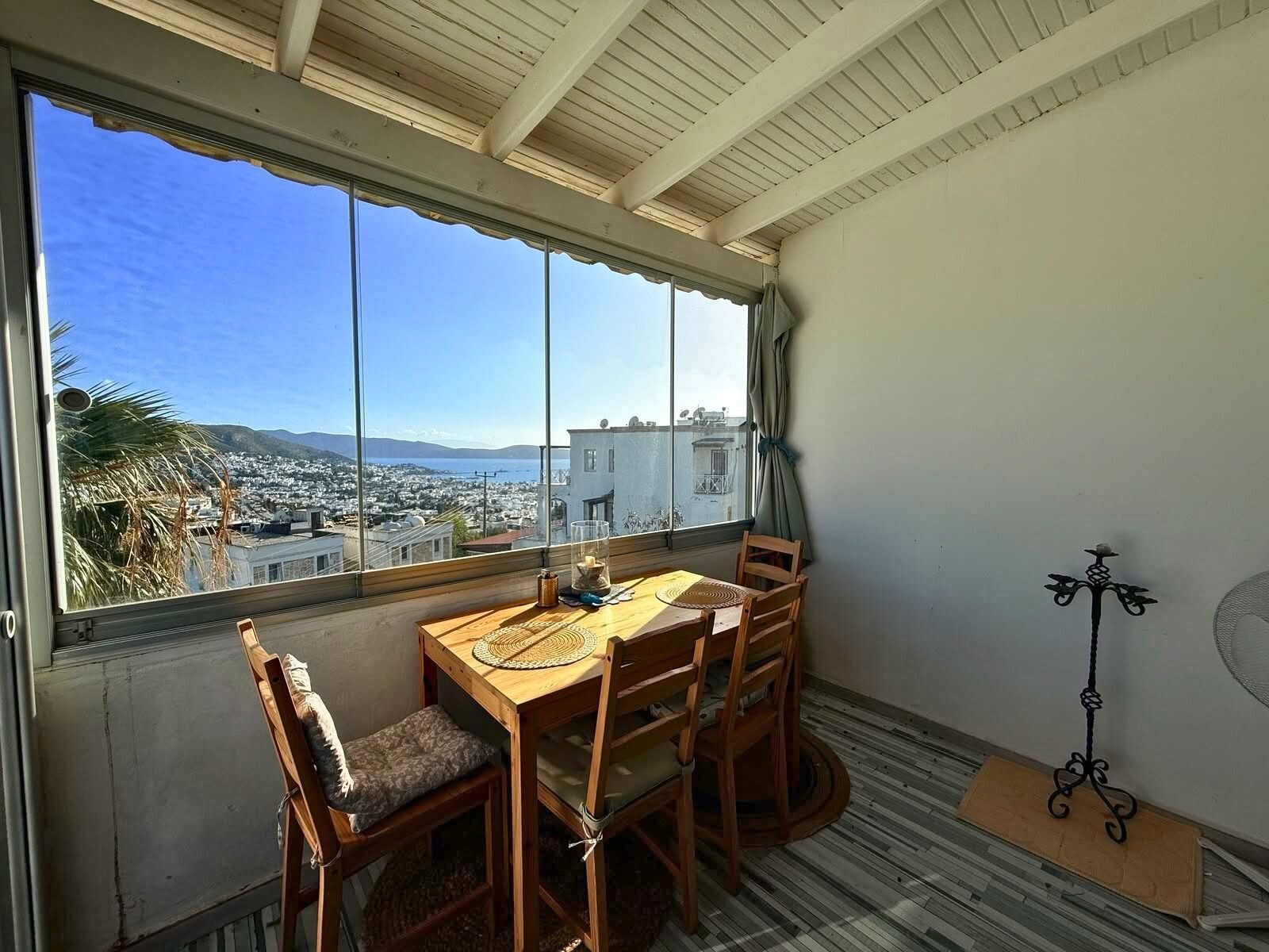 Yokuşbaşı’nda Deniz ve Şehir Manzaralı Üst Kat 2+1 Satılık Daire — Bodrum Merkez fotoğraf 3