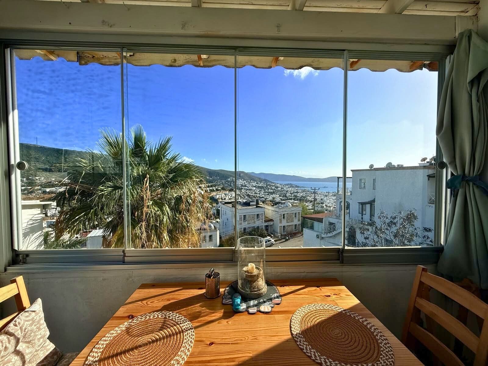 Yokuşbaşı’nda Deniz ve Şehir Manzaralı Üst Kat 2+1 Satılık Daire — Bodrum Merkez fotoğraf 1