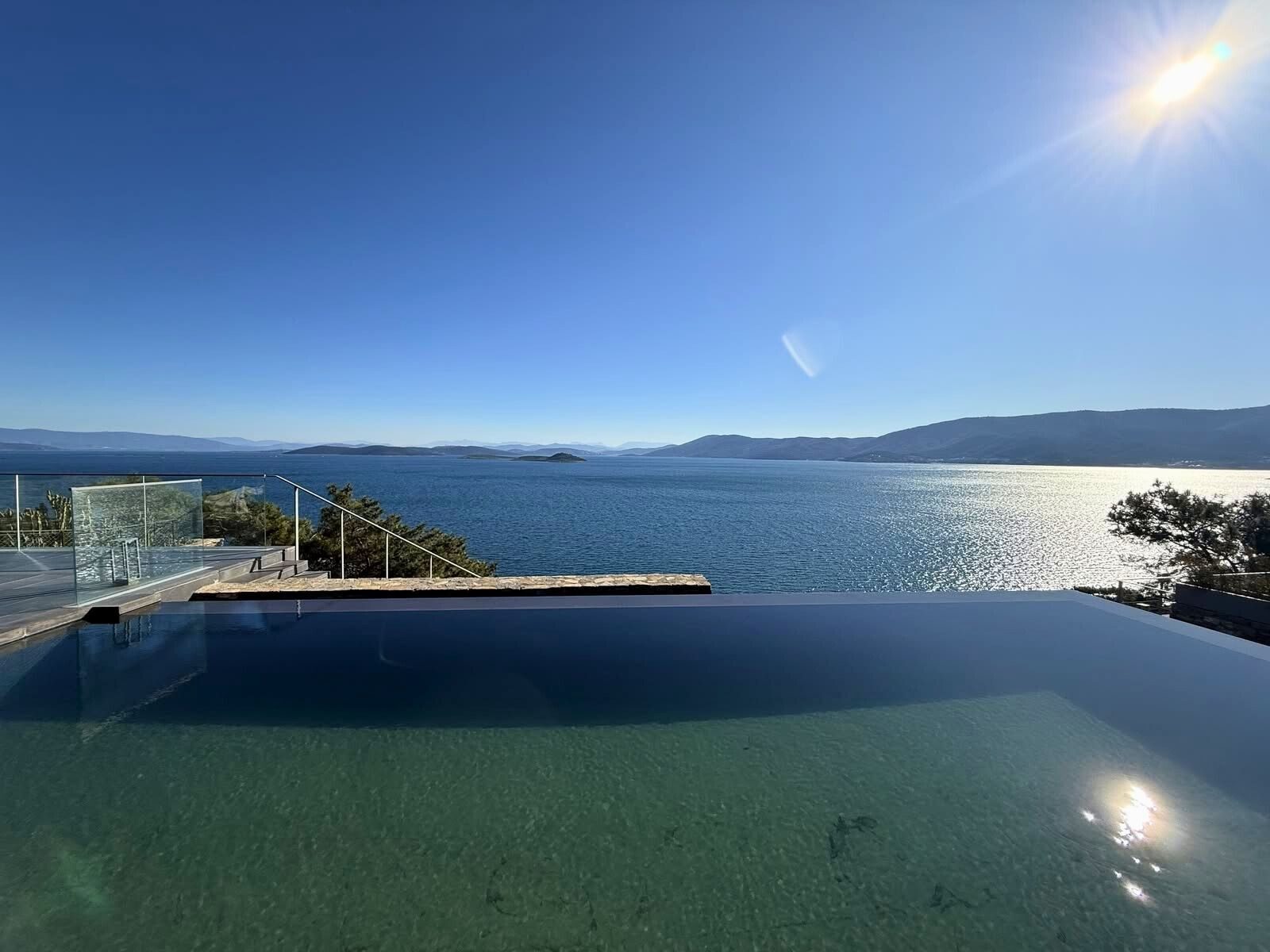 Demirbükü’nde Denize Sıfır, En Ön Sırada 7 Odalı Satılık Lüks Villa — Göltürkbükü fotoğraf 5
