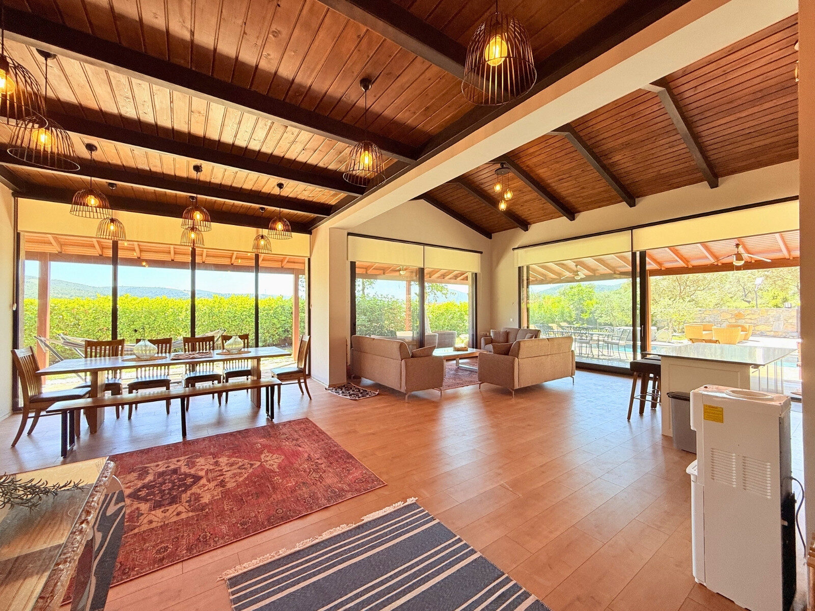Kızılağaç’ta Müstakil Havuzlu Geniş Bahçeli 5+2 Kiralık Villa — Kızılağaç-Yalıçiftlik fotoğraf 6