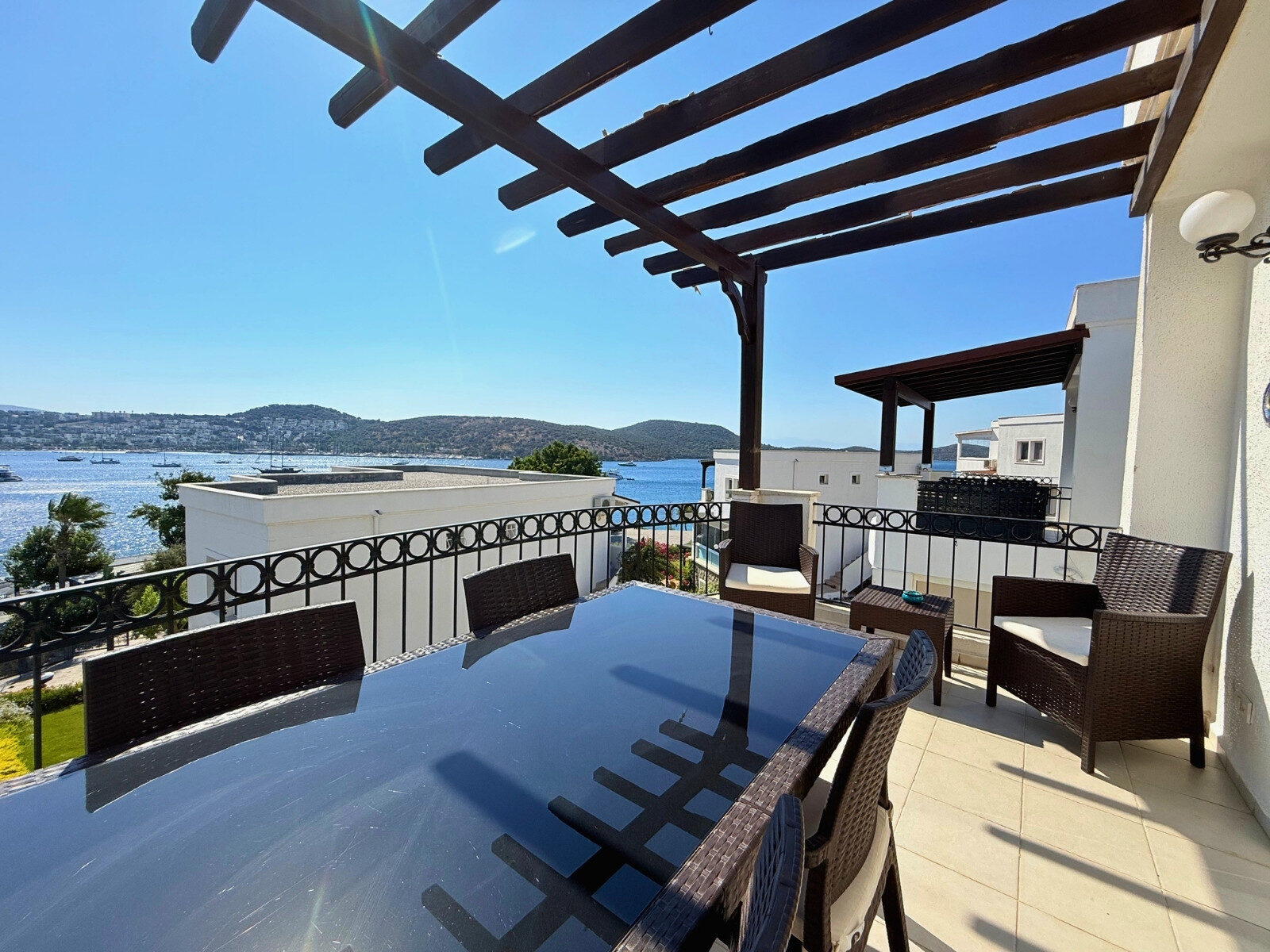Özel Plajlı Bitez Sarnıç Sitesi’nde Deniz Manzaralı 2+1 Daire — Bitez fotoğraf 5