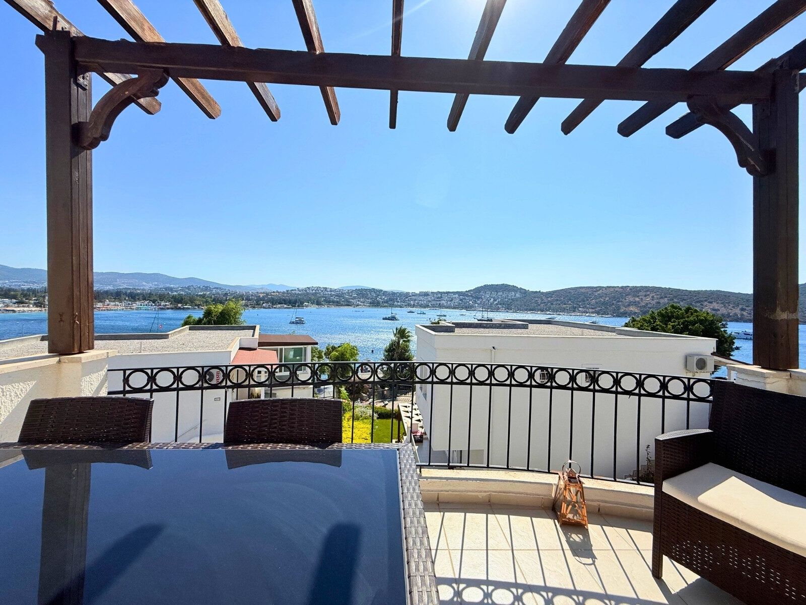 Özel Plajlı Bitez Sarnıç Sitesi’nde Deniz Manzaralı 2+1 Daire — Bitez fotoğraf 6