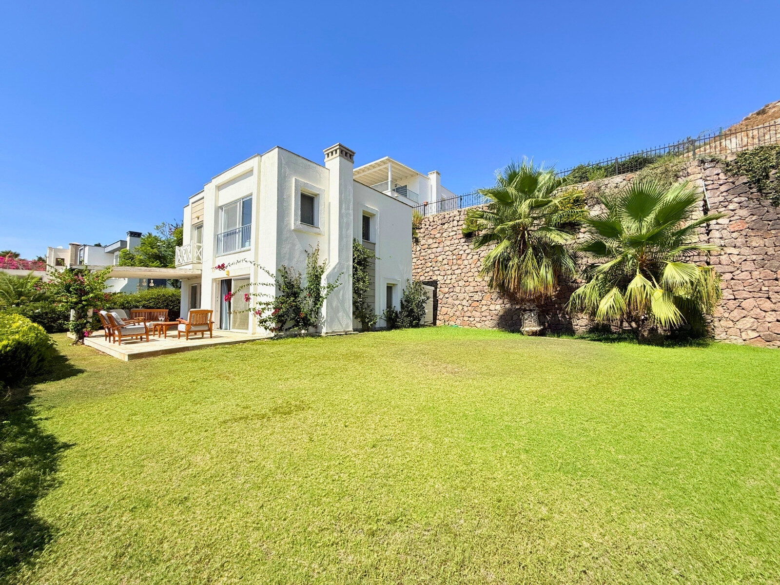 Kadıkalesin'de Panoramik Deniz Manzaralı ve Bahçeli 4+1 Villa — Gümüşlük fotoğraf 3