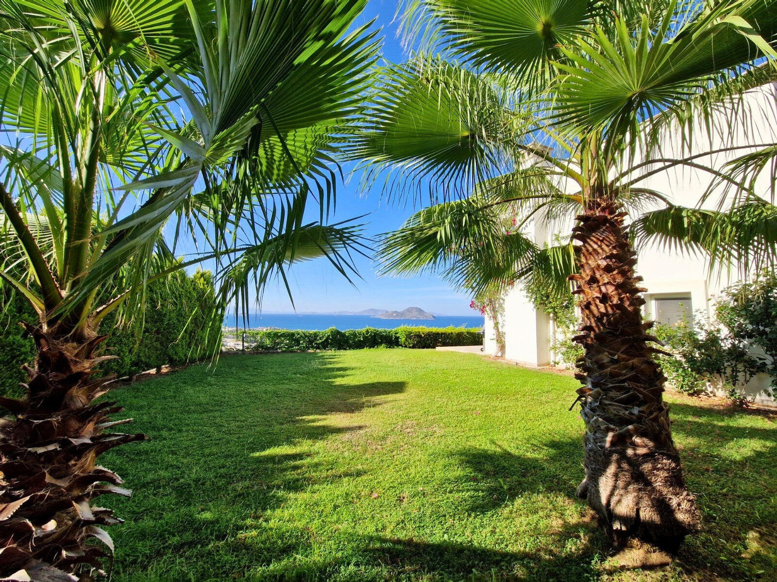 Kadıkalesin'de Panoramik Deniz Manzaralı ve Bahçeli 4+1 Villa — Gümüşlük fotoğraf 4