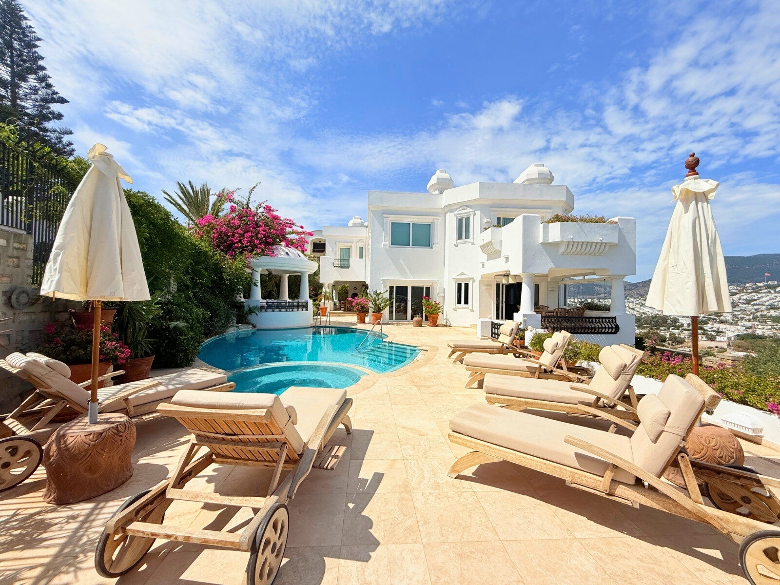 Bardakçı’da Kale ve Yeni Liman Manzaralı Satılık Modern Villa — Bodrum Merkez fotoğraf 5