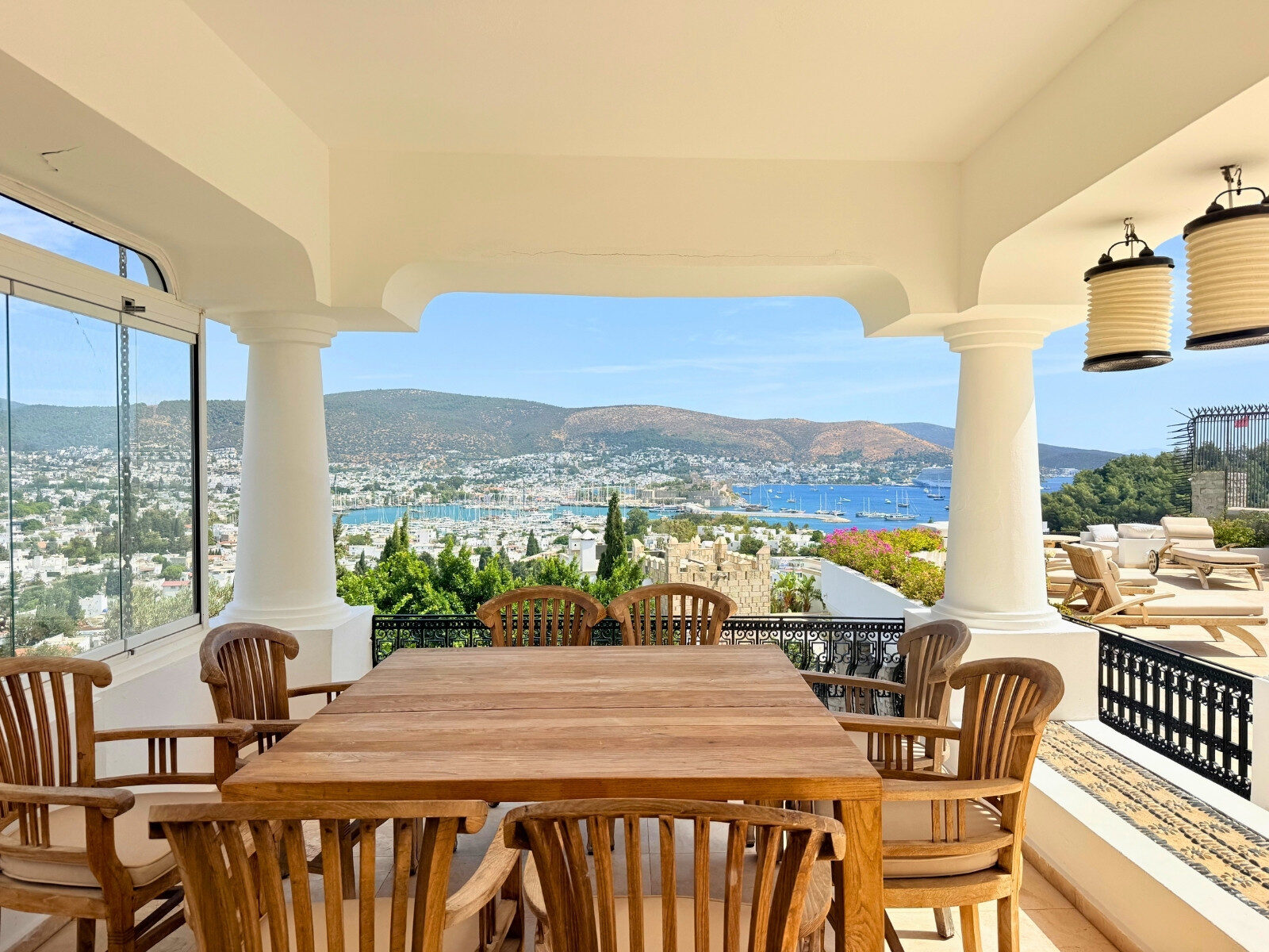 Bardakçı’da Kale ve Yeni Liman Manzaralı Satılık Modern Villa — Bodrum Merkez fotoğraf 4