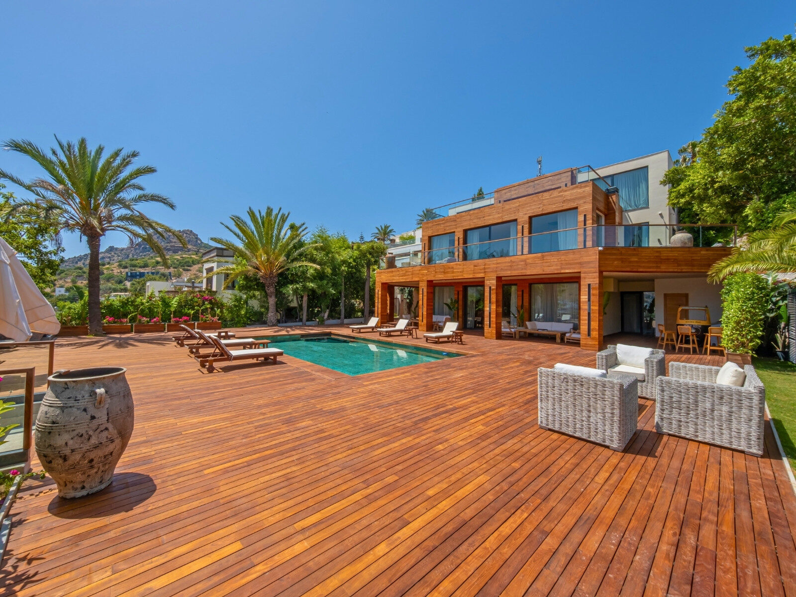 Türkbükü’nde Denize Yakın Enfes Manzaralı Satılık Lüks Villa — Göltürkbükü fotoğraf 2